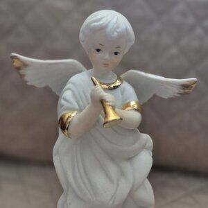 New Montefiori  Collection Angel  Figurine White w/ gold  8" Tall